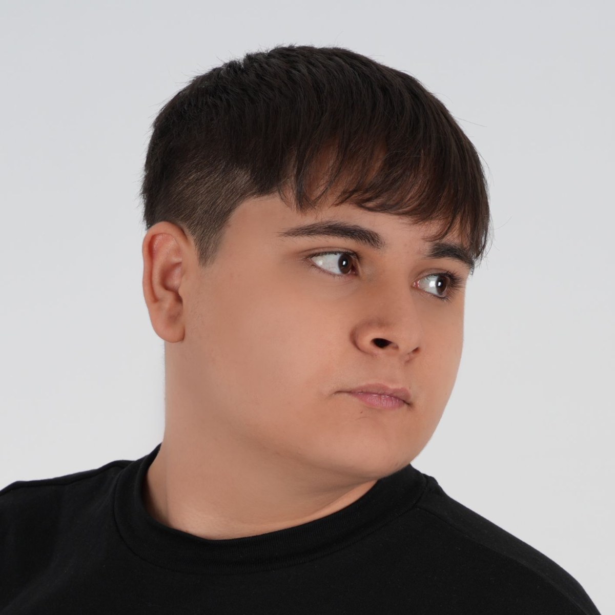 Iker Arnaiz Gallego — Cine, Teatro, Doblaje, Publicidad, Series, Musicales, Voz en Off, Extras, Videojuegos, Cortometrajes en Barcelona · Arga Studios
