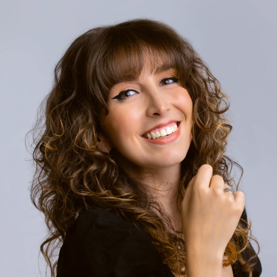 Sonia Esteban — Cine, Teatro, Doblaje, Publicidad, Series, Musicales, Voz en Off, Videojuegos, Cortometrajes en Madrid · Arga Studios